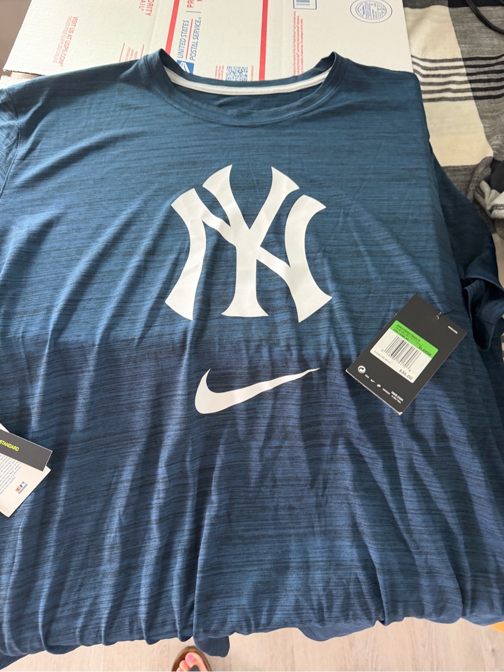 Nike Blue Short-Sleeve New York Yankees Logo Tee
